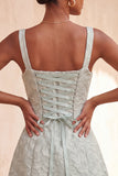 Robe de rentrée à la maison avec un nœud de rentrée carrée sauge poussiéreuse à col carré jacquard en dentelle florale dans le dos