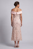 Robe midi de la mère de la mariée à perles de sirène sur les épaules