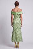 Robe midi de la mère de la mariée à perles de sirène sur les épaules