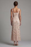 Robe de la mère de la mariée à col carré à col carré perlé en perles de sirène