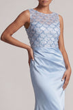 Bleu ciel sirène à paillettes à col batout, longue robe de la mère de la mariée