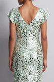Robe de la mère de la mariée en argent sirène à col en V asymétrique à paillettes midi avec volants