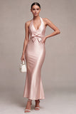 Robe midi midi satin satin rose foncé à col nu dos, avec nœud