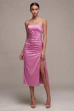 Robe midi à bretelles fines en satin fuchsia avec sirène et fente