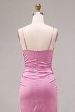 Robe midi à bretelles fines en satin fuchsia avec sirène et fente