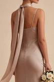 Robe Maxi à bretelles fines en satin rose poussiéreuse avec foulard au col