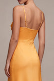 Robe Maxi à bretelles fines en satin jaune clair à bretelles de sirène avec fente
