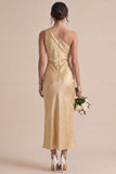Robe midi sirène en satin dorée à une épaule