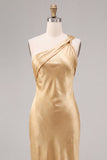 Robe midi sirène en satin dorée à une épaule