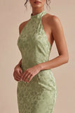 Robe midi à motifs floraux sirène vert clair à col nu