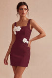 Petite robe blanche bodycon col carré avec des fleurs 3D