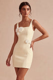 Petite robe blanche bodycon col carré avec des fleurs 3D