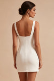 Petite robe blanche bodycon col carré avec des fleurs 3D