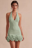 Robe blanche moulante à col nu, petite robe blanche sans dos avec des fleurs 3D