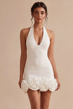 Robe blanche moulante à col nu, petite robe blanche sans dos avec des fleurs 3D