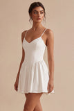 Petite robe blanche à bretelles spaghetti trapèze