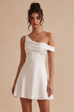 Petite robe blanche ligne A à une épaule