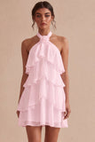 Petite robe blanche en chiffon fleuri à col nu et volants