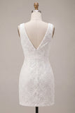 Petite robe blanche à col en V en ligne A avec fleur 3D