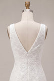 Petite robe blanche à col en V en ligne A avec fleur 3D