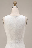 Petite robe blanche à col rond, bodycon, à fente