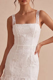 Petite robe blanche fleurie à longues bretelles épaisses en ligne A