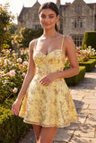 Robe de bal à la maison jaune à bretelles fines à bretelles fines