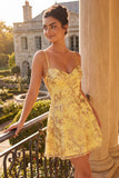 Robe de bal à la maison jaune à bretelles fines à bretelles fines