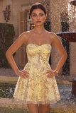 Robe de rentrée à la maison jaune A-line Strapless découpée à sequins