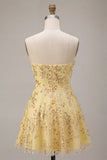 Robe de rentrée à la maison jaune A-line Strapless découpée à sequins