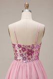 Robe de rentrée à la maison rose rose à bretelles fines avec paillettes