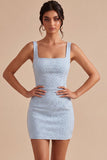 Robe bodycon bleu ciel à col carré avec perles
