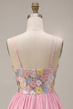 Robe de rentrée à la maison rose rose à bretelles fines avec paillettes