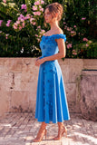 Robe midi bleue dénudée avec des fleurs 3D