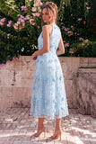 Robe midi midi ligne A à col haut bleu clair avec fleurs 3D