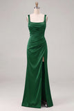 Robe de demoiselle d’honneur en satin espresso à col carré et froncée avec fente