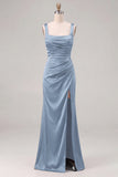 Robe de demoiselle d’honneur en satin espresso à col carré et froncée avec fente