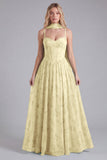 Robe de demoiselle d’honneur en chiffon sauge à motifs floraux avec écharpe à col long