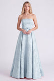 Robe longue de demoiselle d’honneur rose sans bustier en satin fleuri avec nœud