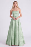 Robe longue de demoiselle d’honneur rose sans bustier en satin fleuri avec nœud
