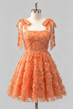 Robe de retour à la maison bleu clair à bretelles à nœuds à fleurs, perles florales et dentelle dans le dos