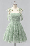 Robe de retour à la maison bleu clair à bretelles à nœuds à fleurs, perles florales et dentelle dans le dos