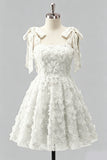 Robe de retour à la maison bleu clair à bretelles à nœuds à fleurs, perles florales et dentelle dans le dos