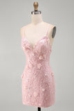 Robe courte de rentrée à la maison avec des paillettes rose à la fleurs en dentelle et dans le dos