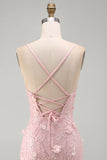 Robe courte de rentrée à la maison avec des paillettes rose à la fleurs en dentelle et dans le dos
