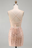 Robe courte de rentrée à la maison avec des paillettes bodycons au champagne