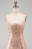 Robe courte de rentrée à la maison avec des paillettes bodycons au champagne