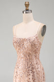 Robe courte de rentrée à la maison avec des paillettes bodycons au champagne