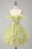 Robe courte de rentrée courte à fleurs en ligne jaune-vert épaule décollée avec volants