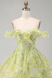 Robe courte de rentrée courte à fleurs en ligne jaune-vert épaule décollée avec volants